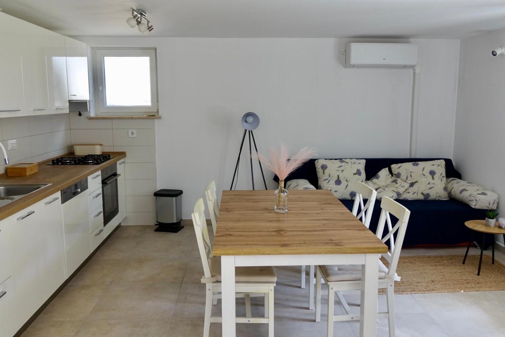 Apartment Luce Πόρετς Εξωτερικό φωτογραφία